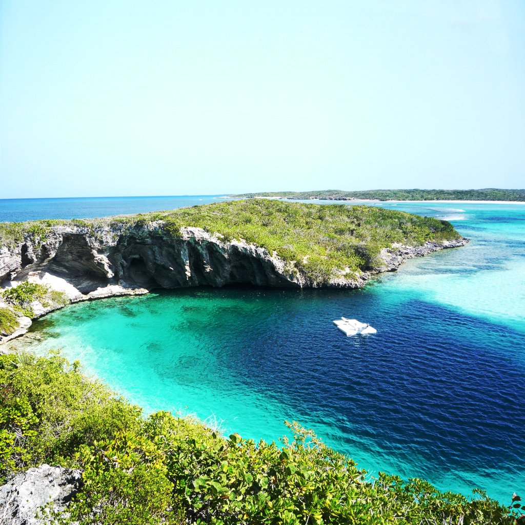 -    (Deans Blue Hole)   -